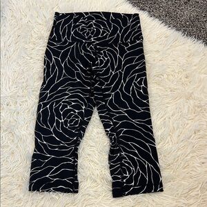 Lululemon Black & White Cropped Leggings